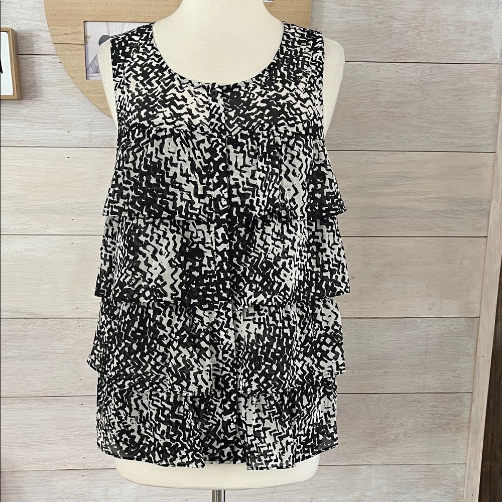 LOFT Black and White Sleeveless Top M